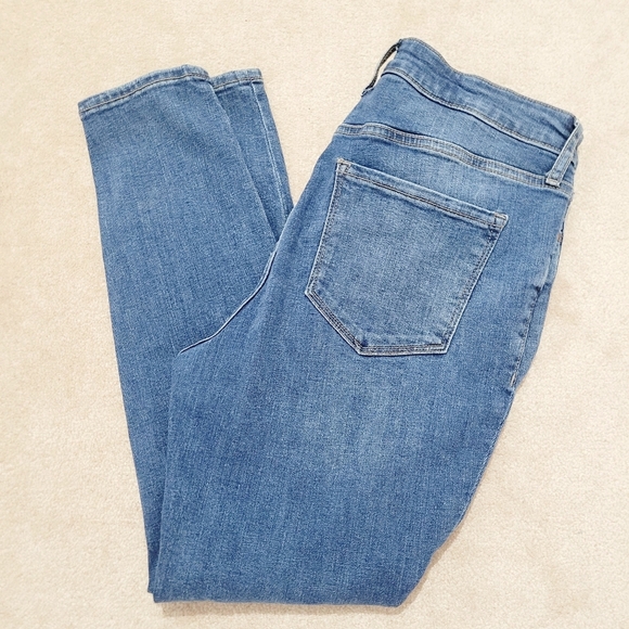 OLD NAVY Woman High Rise Rock Star Super Skinny Stretch Jean Size 10S Distressed - Picture 3 of 11